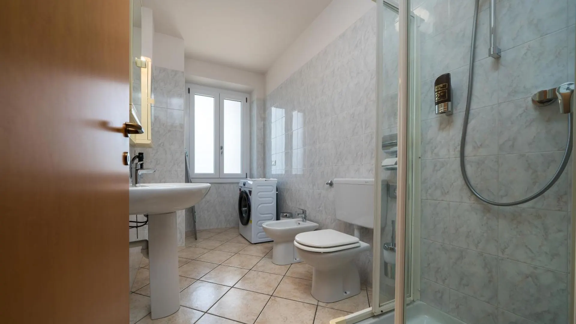 Hotel apartamentowy Hotel Max Lazise Włochy